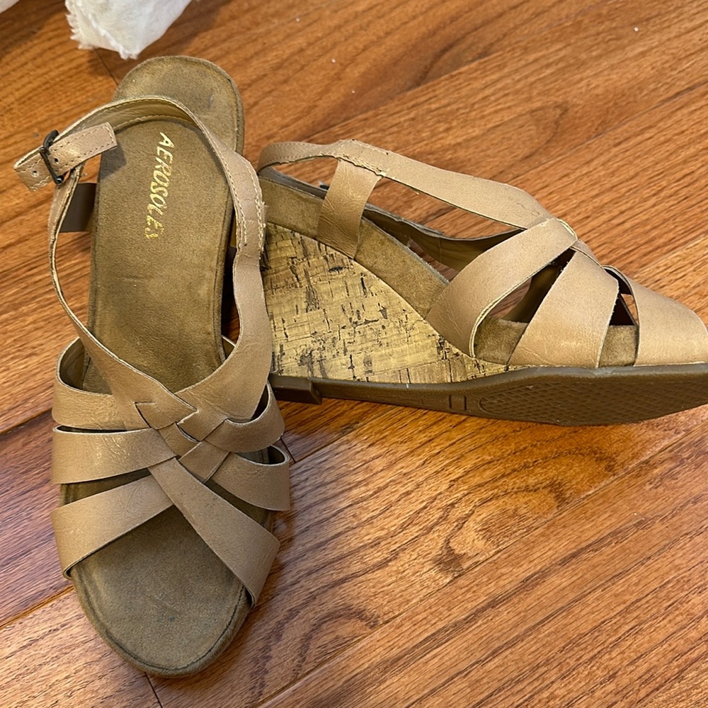 Nude sandals size 10